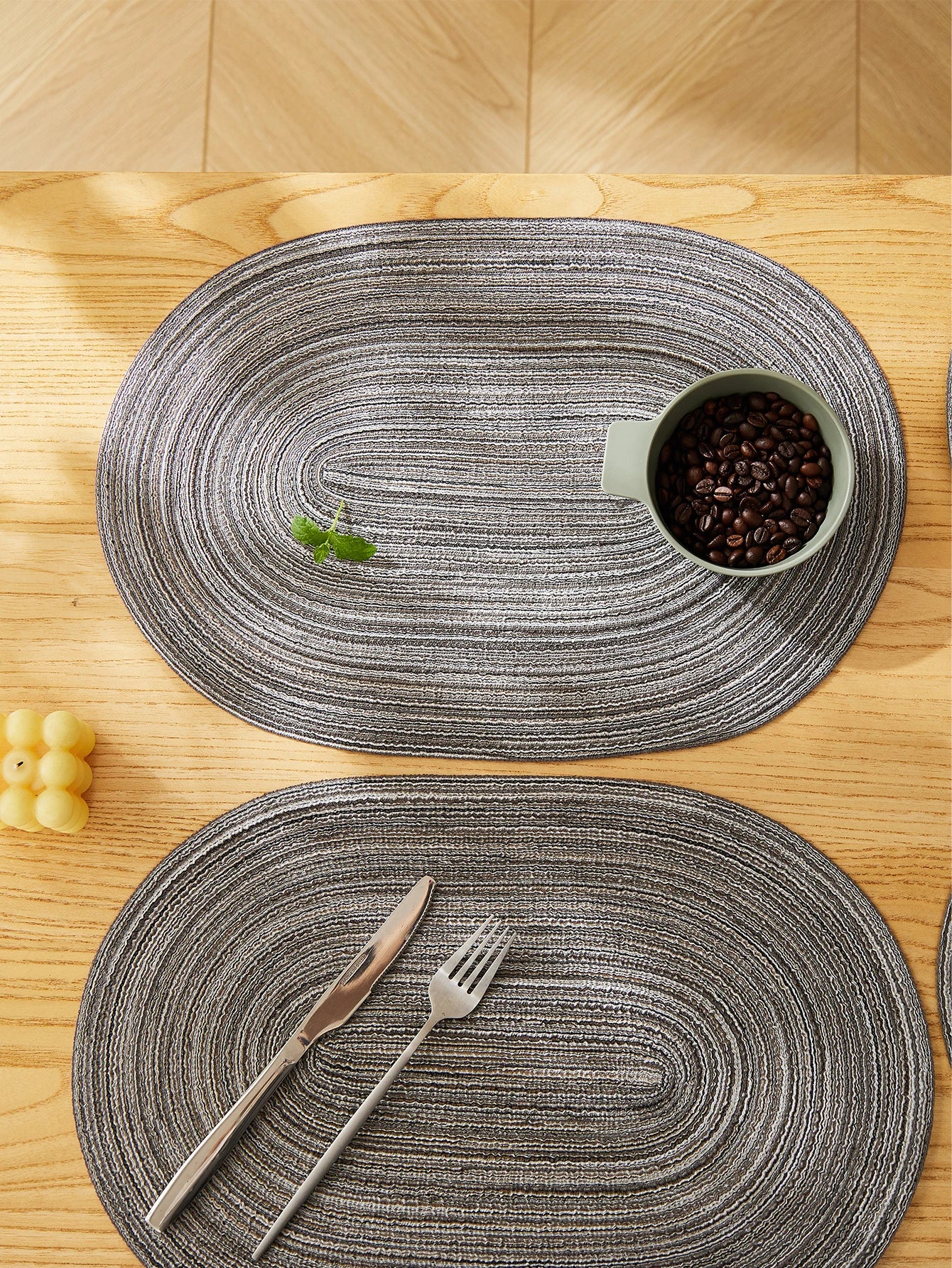 Set of 4 Washable Heat-Resistant Placemats – Non-Slip Dining Table Mats