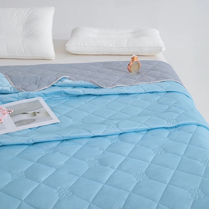 Cooling Blanket – Lightweight Breathable Summer Quilt (King/Queen)