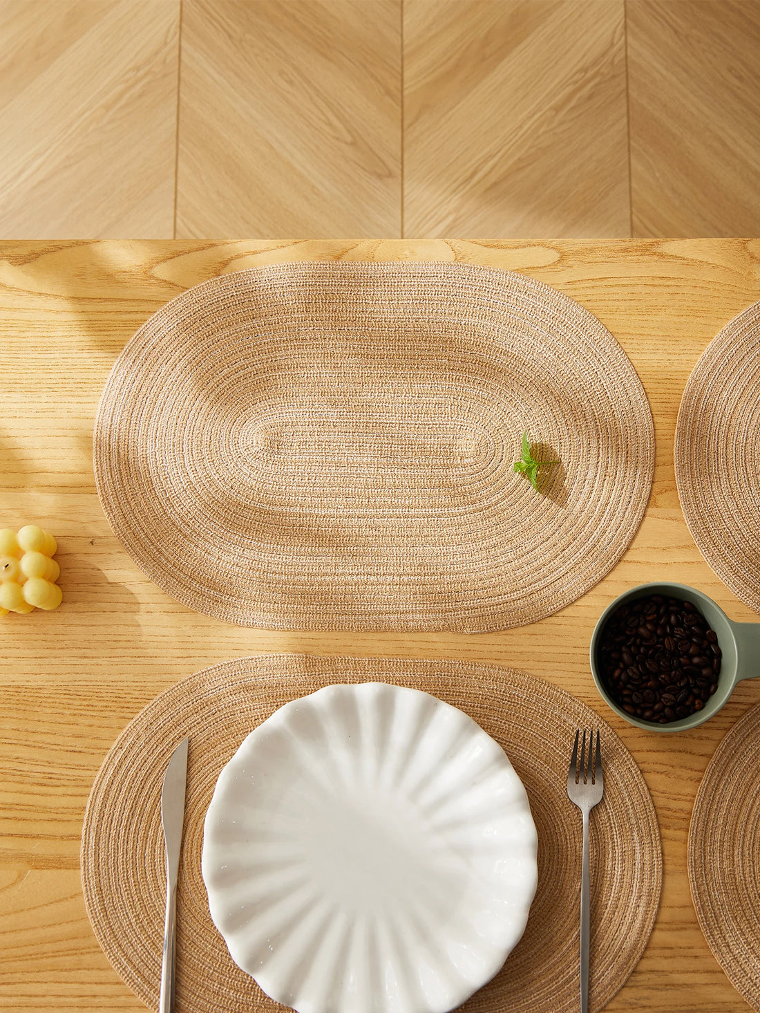 Set of 4 Washable Heat-Resistant Placemats – Non-Slip Dining Table Mats
