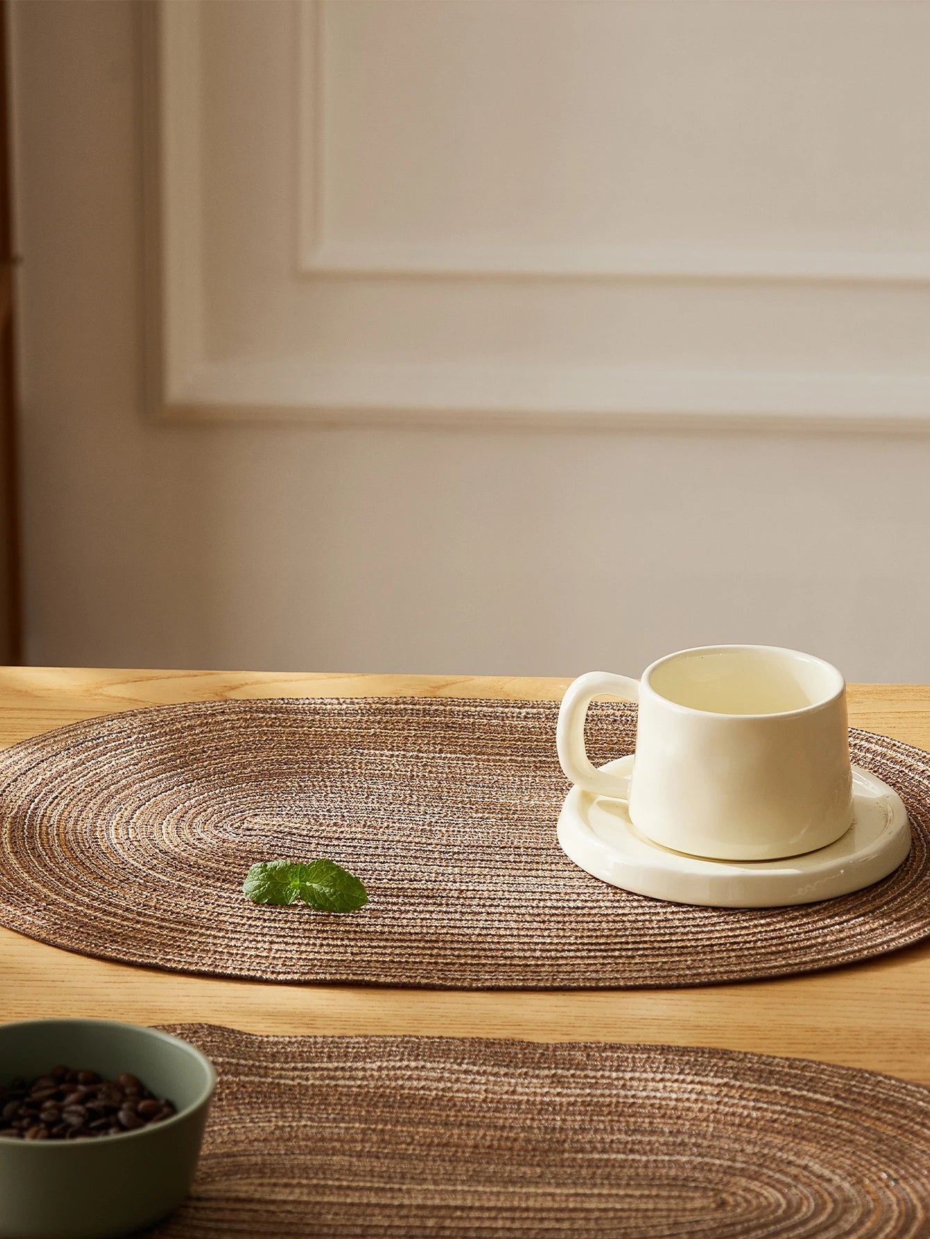 Set of 4 Washable Heat-Resistant Placemats – Non-Slip Dining Table Mats