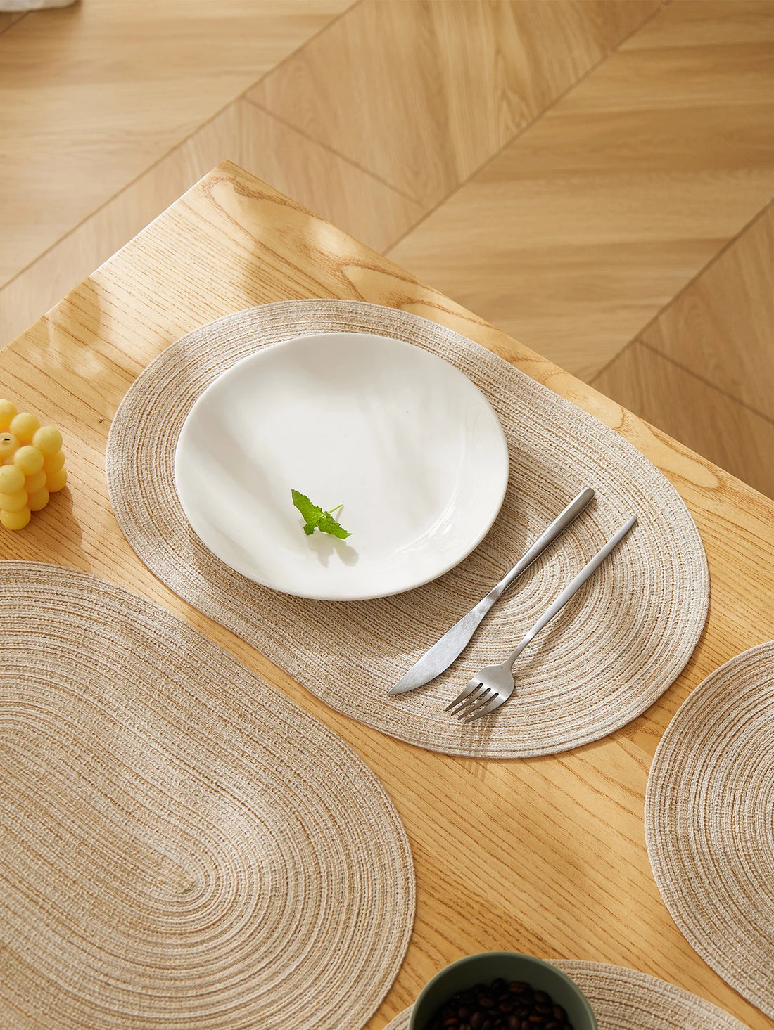 Set of 4 Washable Heat-Resistant Placemats – Non-Slip Dining Table Mats