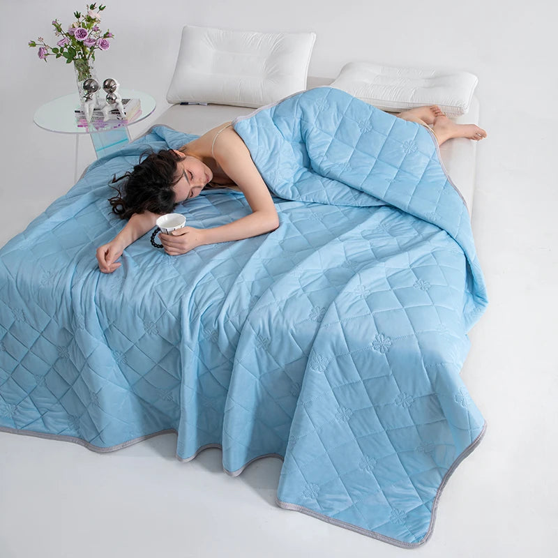 Cooling Blanket – Lightweight Breathable Summer Quilt (King/Queen)